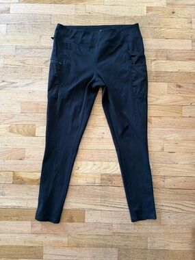 Carhartt women’s Black High-Waist Active Leggings with Side Pockets